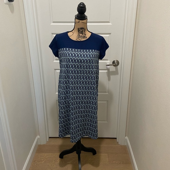 Light Blue/Navy Liz Lange Maternity Shift Dress size XS - Picture 1 of 3